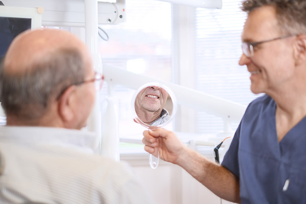 Zahn abgebrochen So retten Sie einen abgebrochenen Zahn Zahnarzt Bensheim Dr. MSc MSc