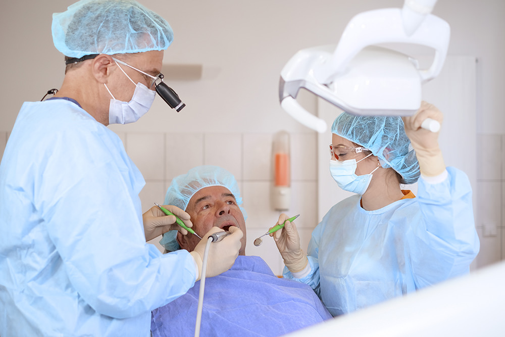 Zahnarzt Bensheim - Dr. Spurzem - Biologische Zahnmedizin - Implantologie