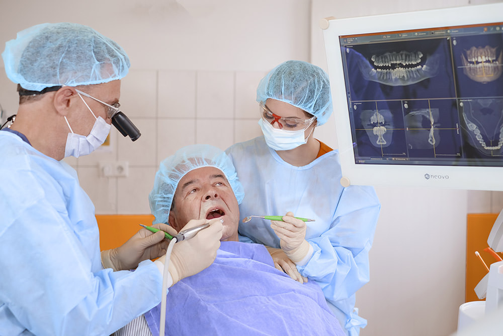 Zahnarzt Bensheim - Dr. Spurzem - Oralchirurgie - Operative Weisheitszahnentfernung